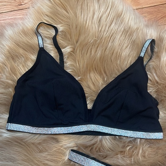 NEW❤️ Shimmering Colorblock Plunge Bra and Thong Set - Picture 7 of 12